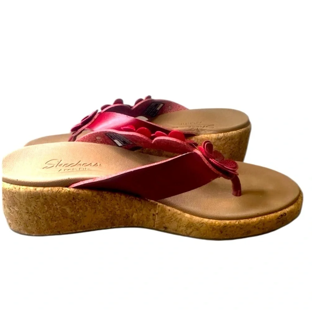 Skechers Arch Fit Beverlee-Rare Blossom Women’s Red Flip Flops Thongs Sandals